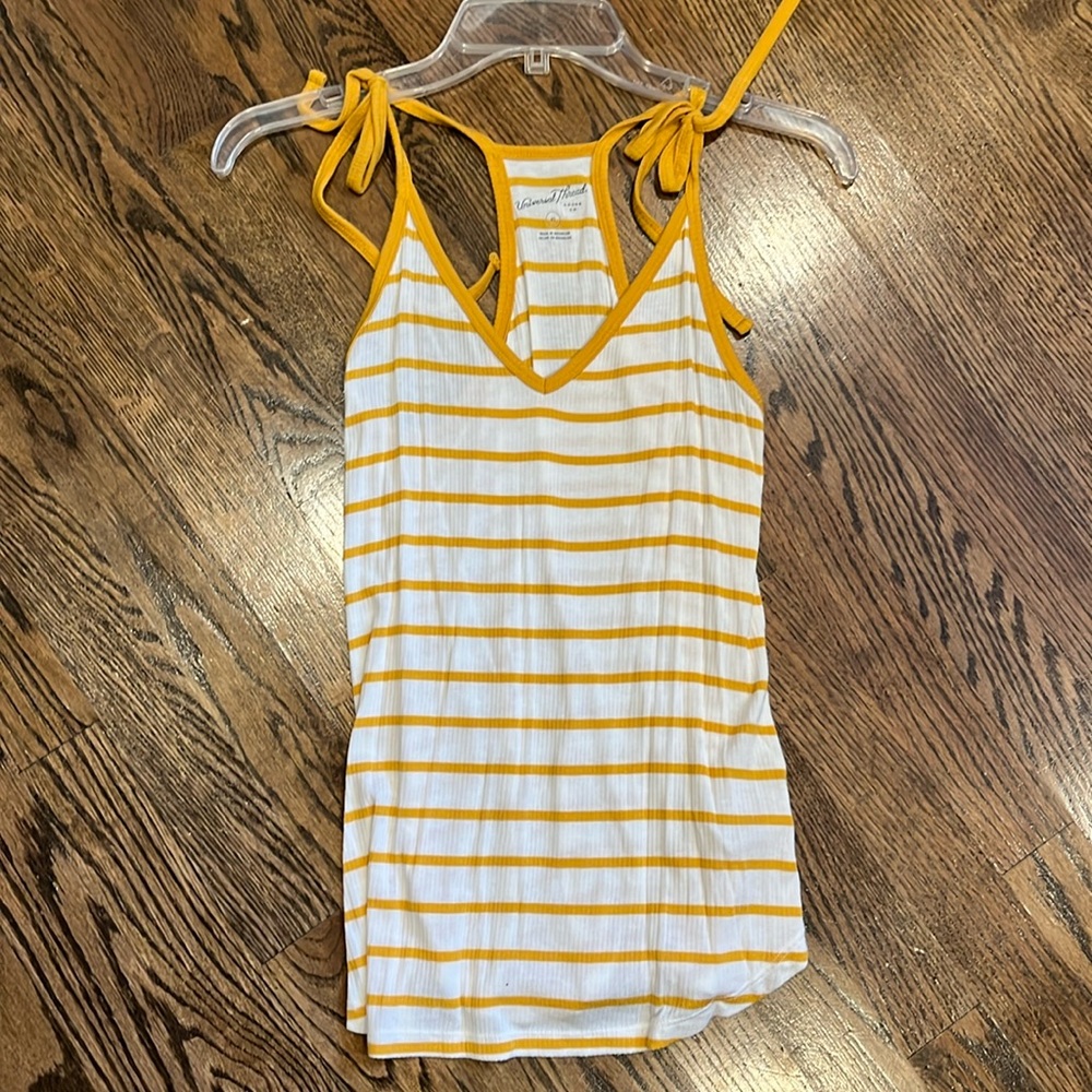 Universal Threads Tie Shoulder Tank Top